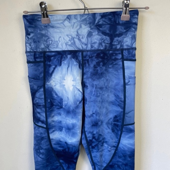 Zyia Active Light N Tight Hi-Rise Capri Leggings Navy Hendrix Tie Dye - Picture 7 of 11